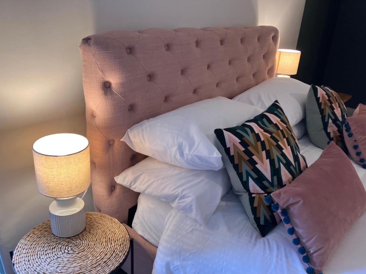 Romford Cottage - Close To Centre, Hospital Crownworks Studio Nissan And Stadium Of Light 森德兰 外观 照片