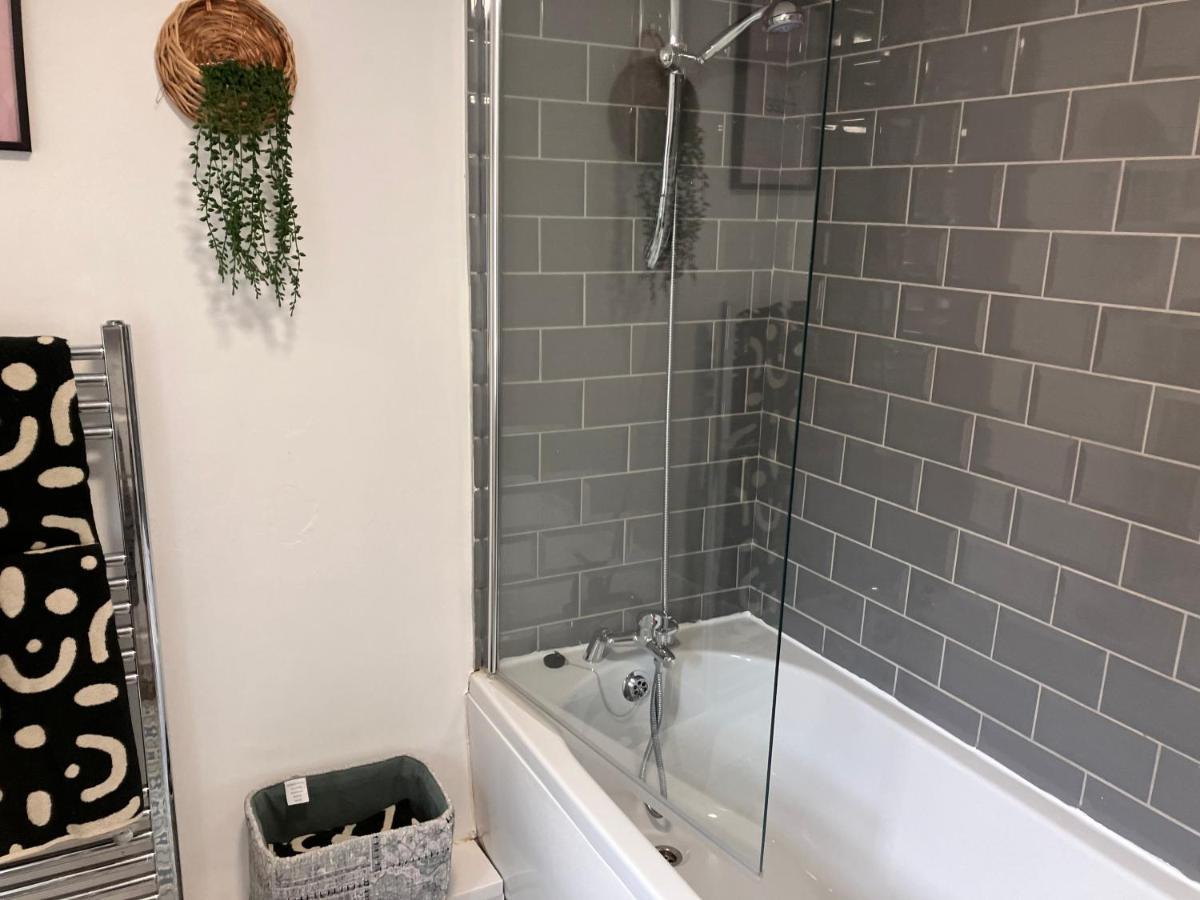 Romford Cottage - Close To Centre, Hospital Crownworks Studio Nissan And Stadium Of Light 森德兰 外观 照片